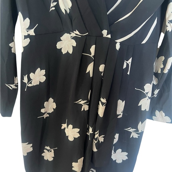 Slate & Willow Black Floral Wrap Dress - Size 8 - RTR - Excellent Condition! - Picture 8 of 11